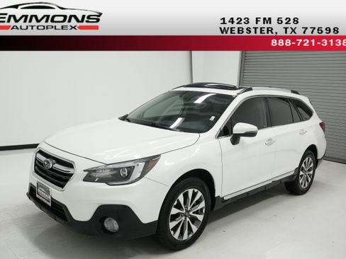 Used 2018 Subaru Outback 3.6R Touring w/ Popular Package #3 AWD/4WD image 1