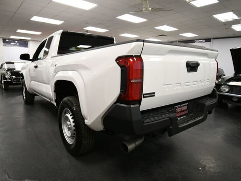 Certified 2025 Toyota Tacoma SR image 5
