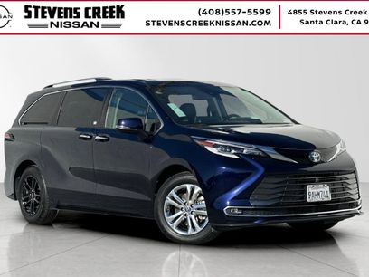 Used 2022 Toyota Sienna Platinum