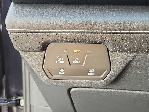 Used 2024 Volkswagen Atlas Cross Sport SE w/ Panoramic Sunroof Package AWD/4WD image 25