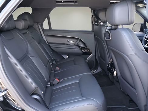 New 2026 Land Rover Range Rover Sport SE AWD/4WD image 17