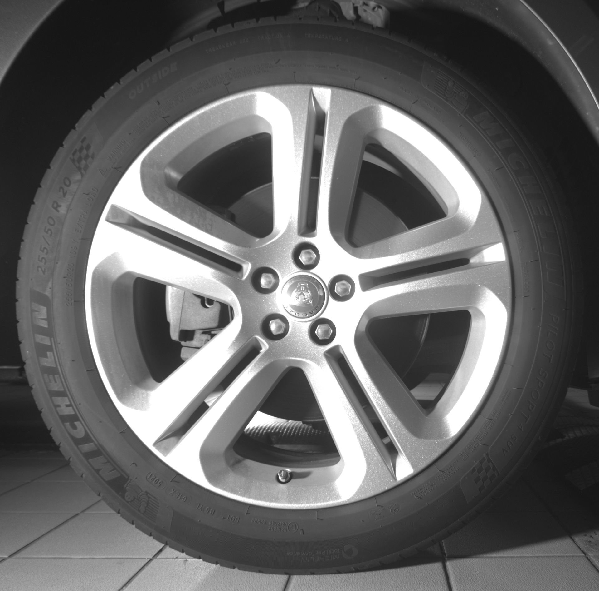 Used 2019 Jaguar F-PACE R-Sport AWD/4WD image 13
