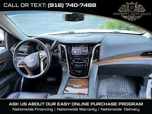 Used 2017 Cadillac Escalade Premium Luxury AWD/4WD image 17