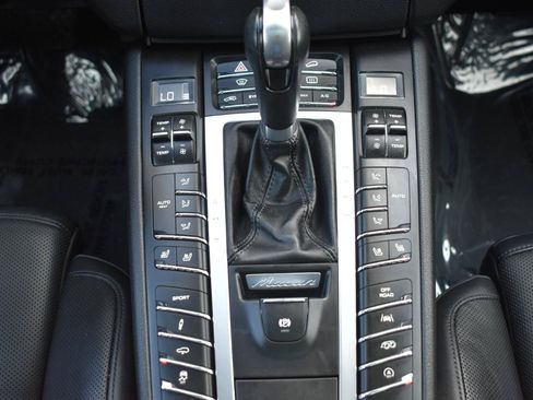 Used 2017 Porsche Macan GTS AWD/4WD image 23