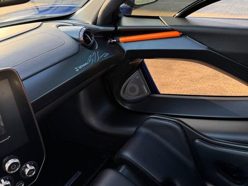 Used 2019 McLaren Senna RWD image 17