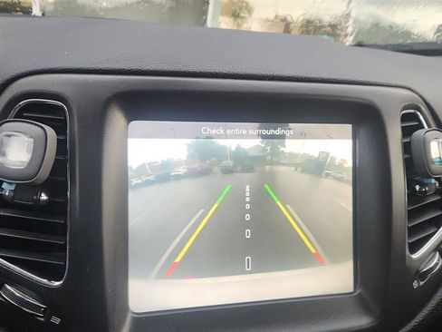 Used 2019 Jeep Compass Trailhawk w/ Cold Weather Group AWD/4WD image 18