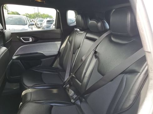 Used 2023 Jeep Compass Latitude w/ Convenience Group AWD/4WD image 28
