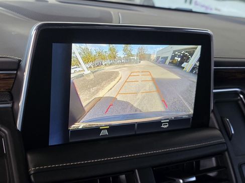 Used 2023 Chevrolet Suburban Premier image 19