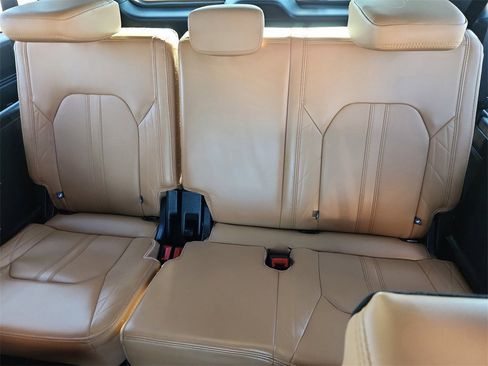 Used 2022 Ford Expedition Max Platinum image 11