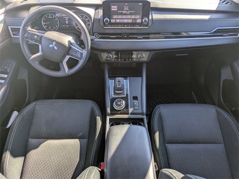 Used 2022 Mitsubishi Outlander ES image 14