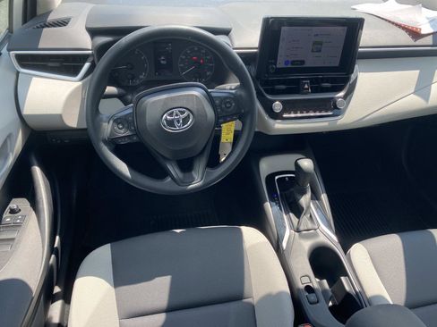 Used 2025 Toyota Corolla LE FWD image 19