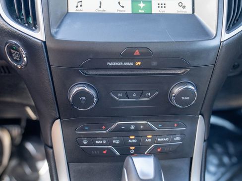 Used 2016 Ford Edge SEL w/ Equipment Group 201A AWD/4WD image 17