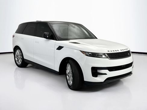 Used 2024 Land Rover Range Rover Sport SE AWD/4WD image 3
