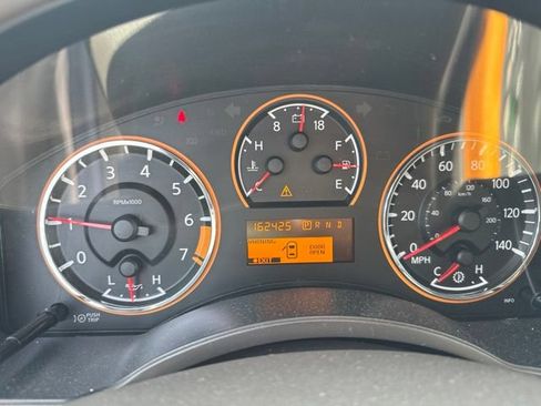 Used 2014 Nissan Armada Platinum w/ Platinum Reserve Package RWD image 10