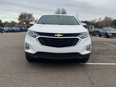 Used 2021 Chevrolet Equinox LT image 2