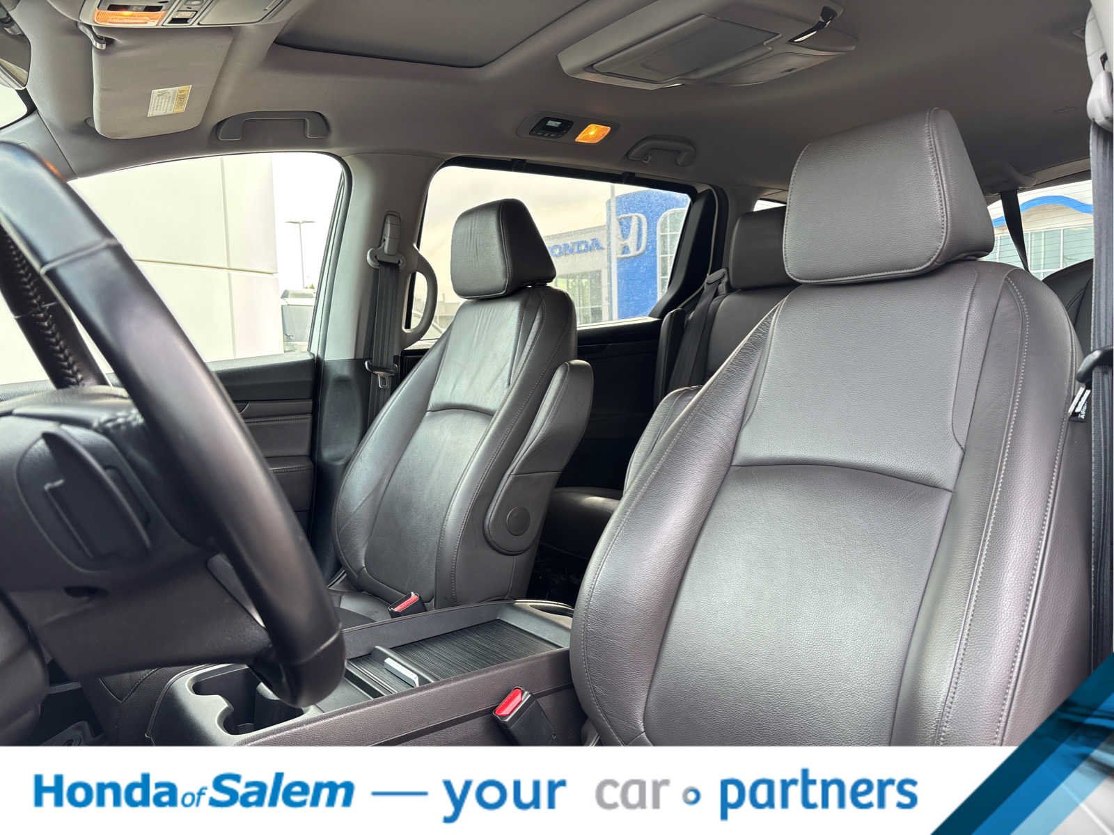 Used 2018 Honda Odyssey Touring image 11