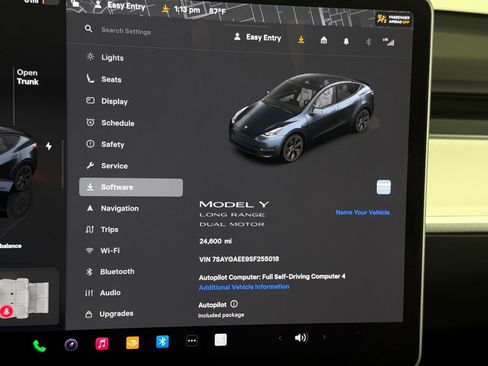 Used 2025 Tesla Model Y Long Range image 13