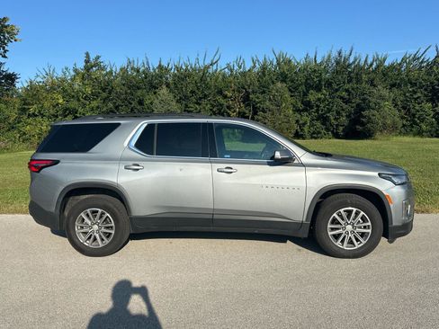 Used 2023 Chevrolet Traverse LT AWD/4WD image 10