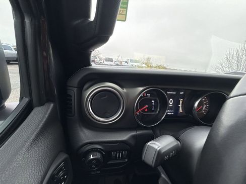 Used 2021 Jeep Gladiator Rubicon image 24