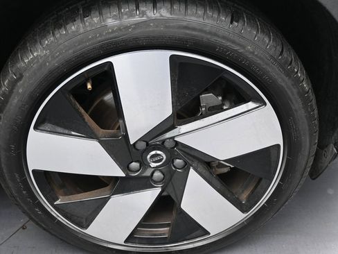 Used 2023 Volvo XC40 Recharge Ultimate w/ Protection Package Premier image 37