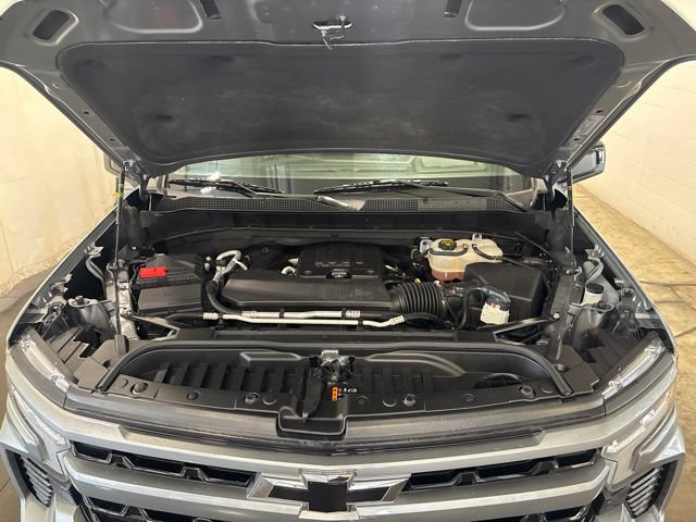 Used 2023 Chevrolet Silverado 1500 RST w/ LPO, Dark Essentials Package AWD/4WD image 8