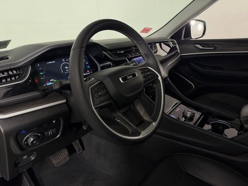 Used 2022 Jeep Grand Cherokee Limited 4xe image 23