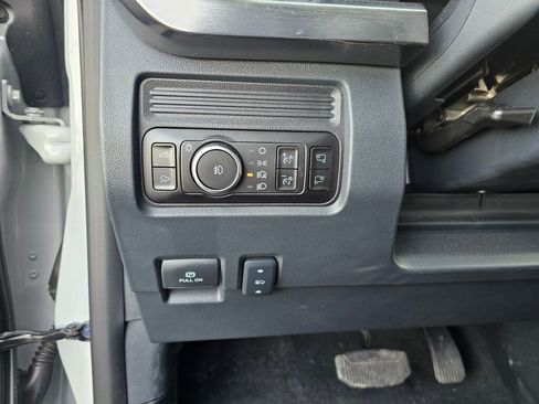 Certified 2025 Ford F350 Lariat w/ Black Appearance Package image 19