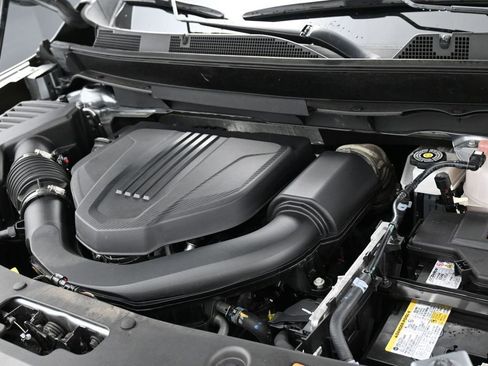 Used 2025 Buick Enclave Sport Touring AWD/4WD image 14