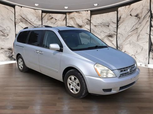 Used 2009 Kia Sedona LX w/ PWR Pkg image 3