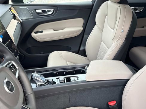 New 2026 Volvo XC60 B5 Plus w/ Climate Package image 20