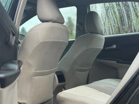 Used 2012 Toyota Camry LE image 9