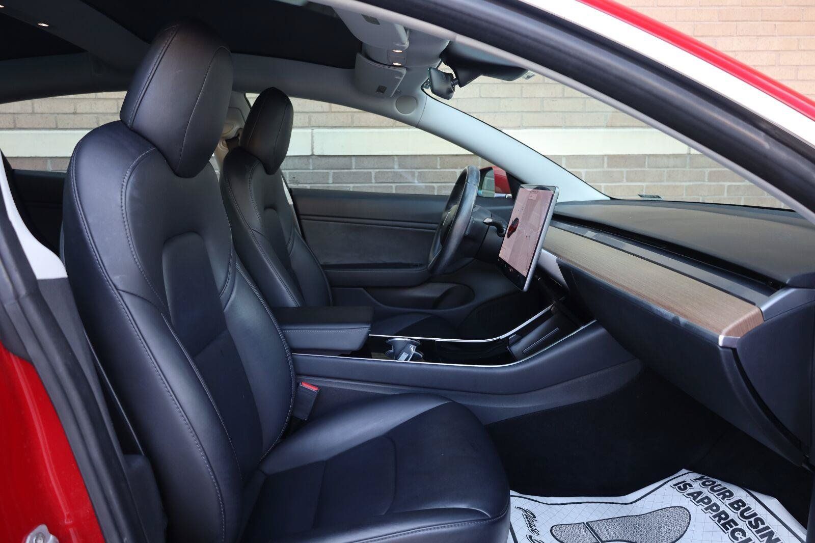 Used 2018 Tesla Model 3 Mid Range RWD image 27