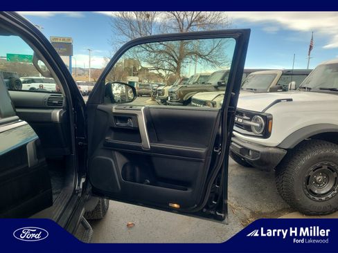 Used 2016 Toyota 4Runner SR5 image 16