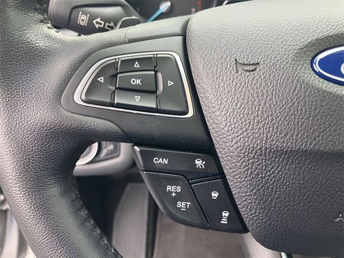 Used 2018 Ford Escape Titanium w/ Ford Safe & Smart Package image 17