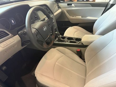 Used 2016 Hyundai Sonata SE FWD image 4