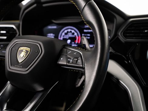 Used 2020 Lamborghini Urus AWD/4WD image 35