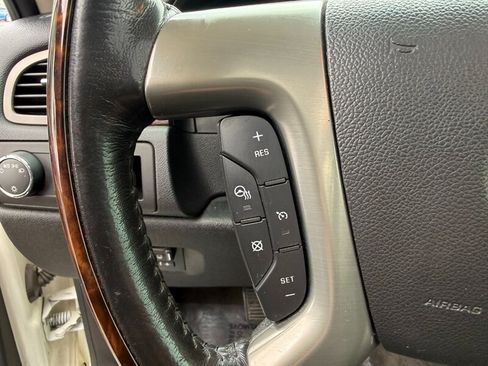 Used 2011 GMC Yukon Denali AWD/4WD image 24