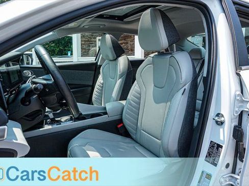 Used 2024 Hyundai Elantra Limited FWD image 24