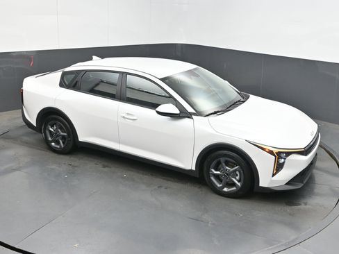Used 2025 Kia K4 FWD image 31