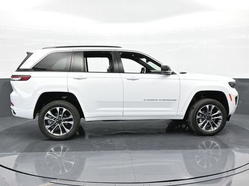 Used 2024 Jeep Grand Cherokee Overland w/ Luxury Tech Group IV image 7