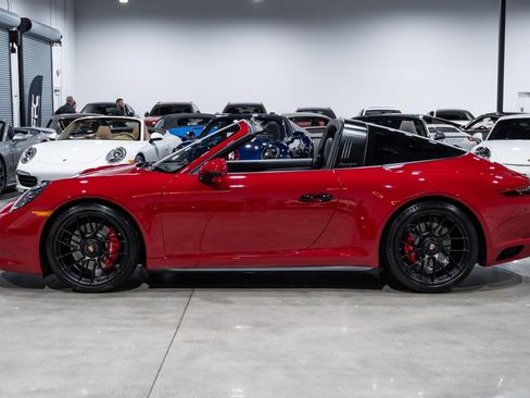 Used 2019 Porsche 911 AWD/4WD image 3