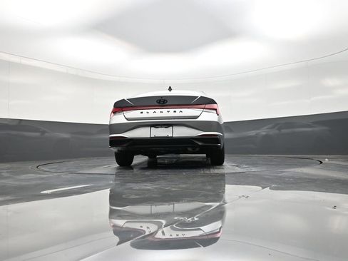 Used 2022 Hyundai Elantra SEL w/ Cargo Package image 24