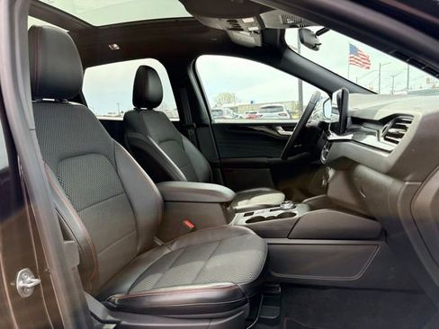 Used 2023 Ford Escape ST-Line w/ Tech Pack #1 AWD/4WD image 13