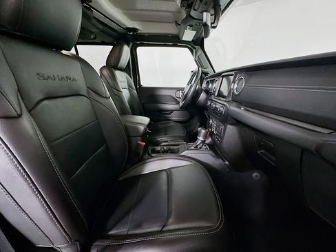 Used 2023 Jeep Wrangler Sahara w/ Dual Top Group image 30