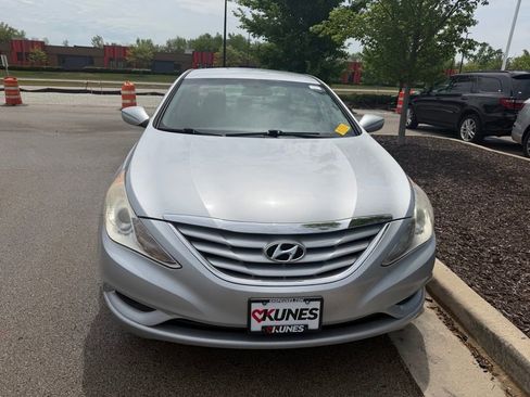 Used 2011 Hyundai Sonata GLS FWD image 3