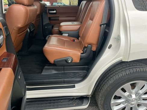 Used 2013 Toyota Sequoia Platinum image 27