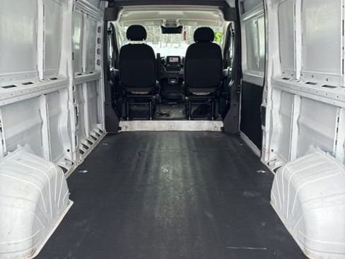 Used 2025 RAM ProMaster 2500 w/ Convenience Group image 10
