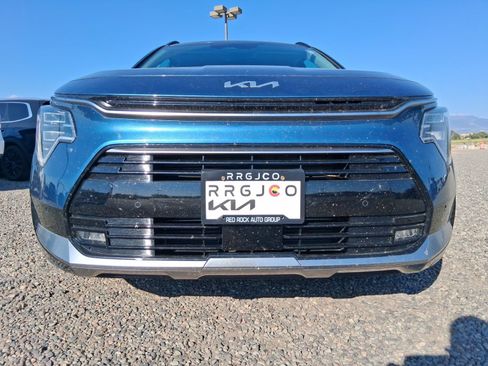 Used 2024 Kia Niro SX Touring FWD image 5