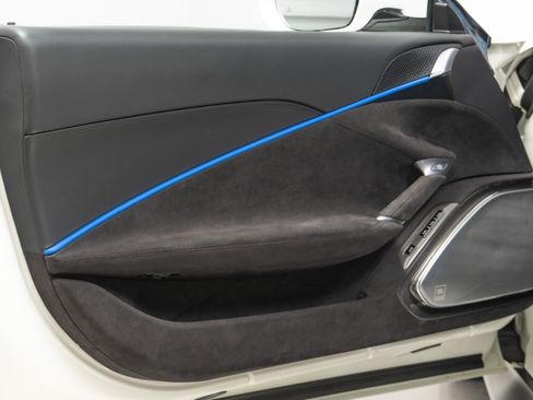 Used 2022 Ferrari Roma RWD image 34