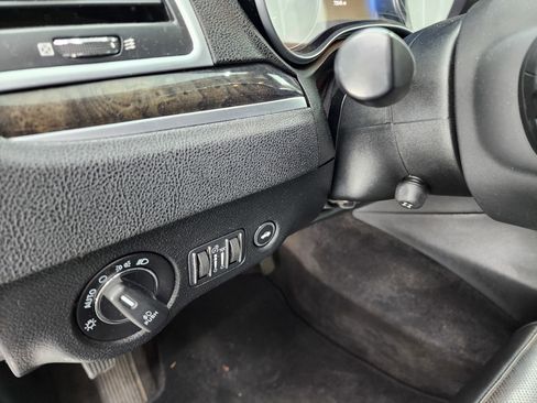 Used 2019 Chrysler 300 Limited image 38